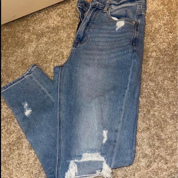 America Eagle Mom Jeans - Picture 2 of 6